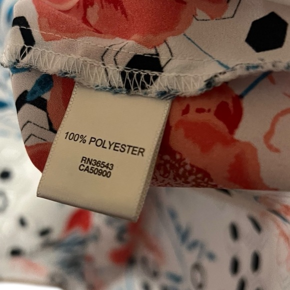 Van Heusen Floral & Geometric Print Sleeveless Blouse – Size Medium - Picture 5 of 5